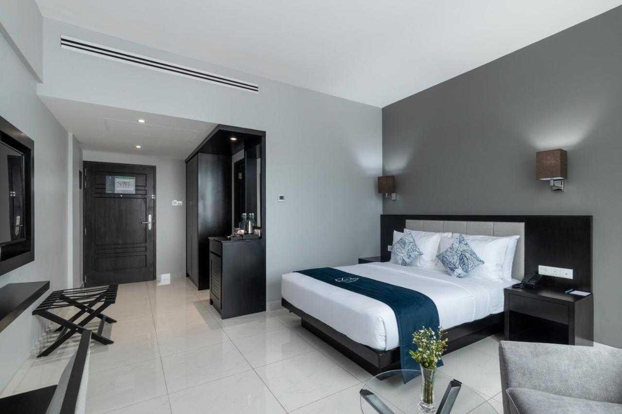 Hotel Maradha Colombo Esterno foto