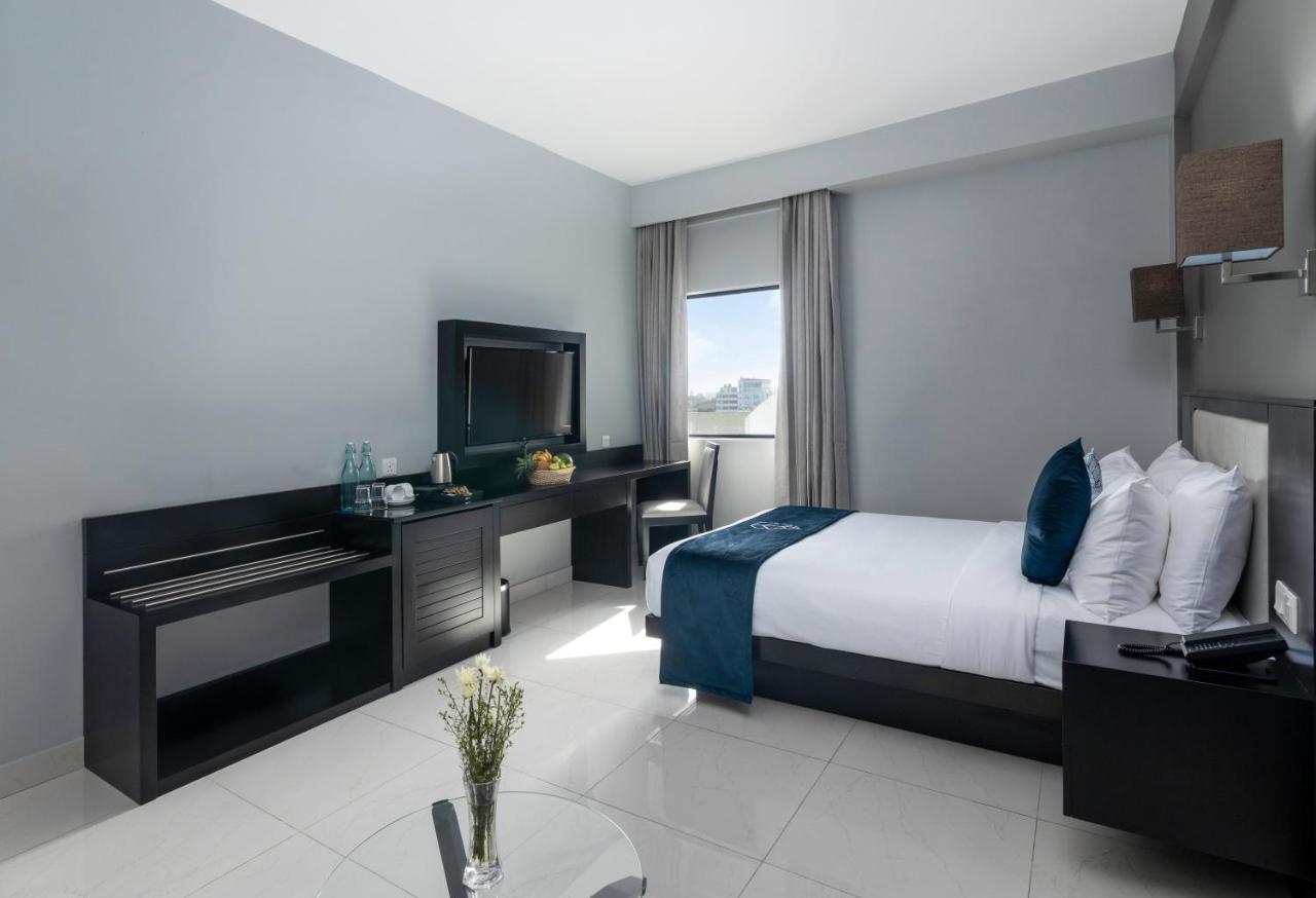 Hotel Maradha Colombo Esterno foto