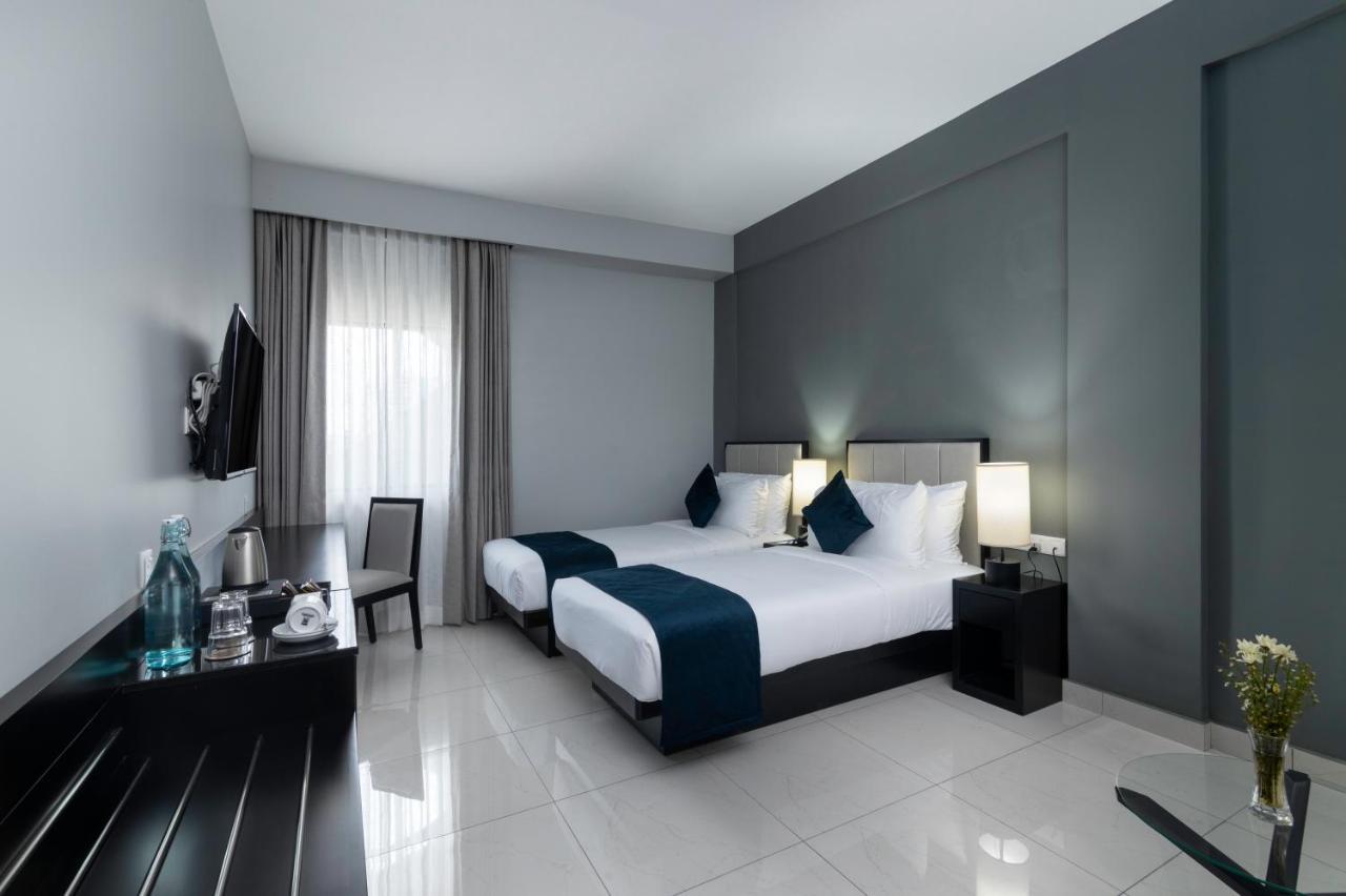 Hotel Maradha Colombo Esterno foto
